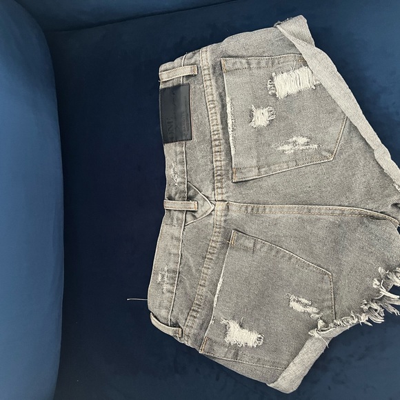 Grey one teaspoon shorts size 24 good condition!! - Picture 3 of 3